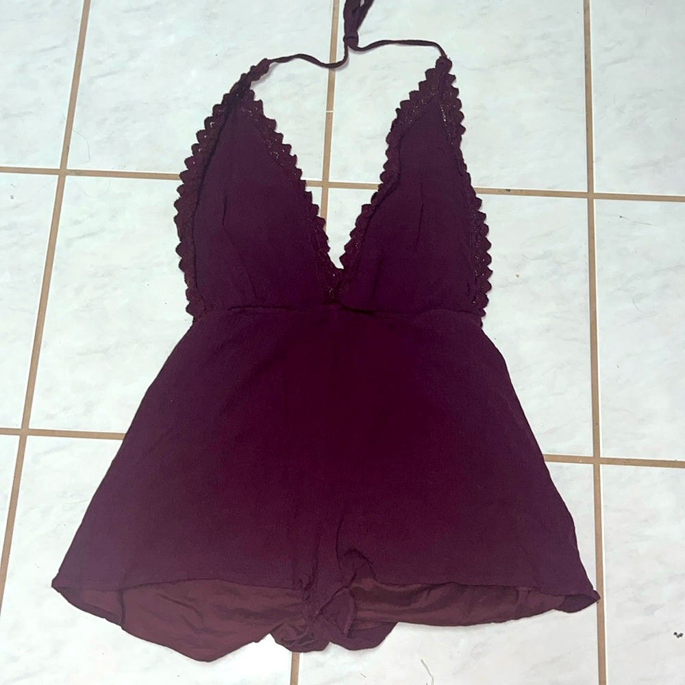 Like NEW Kendall and Kylie jumper